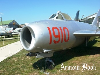 MiG-15 [Walk Around]