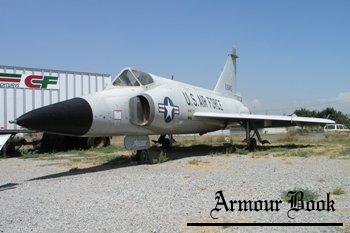 Convair F-102A Delta Dagger [Walk Around]